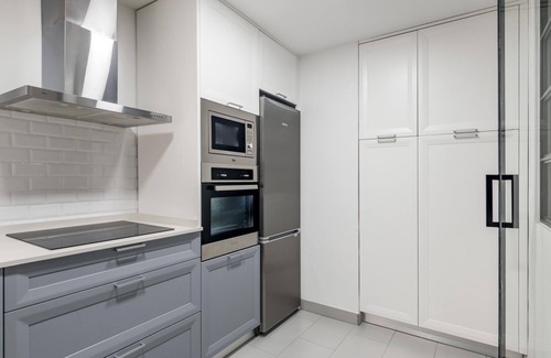 Embajadores Apartment | La Latina Life - 2-Bedroom Apartment with Balcony
