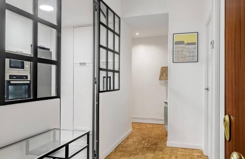 Embajadores Apartment | La Latina Life - 2-Bedroom Apartment with Balcony