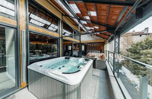 Pont-a-Mousson Apartment | La Limonaderie, Loft avec Jacuzzi