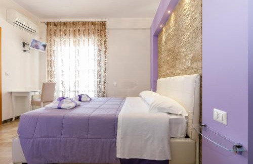Chiaravalle Hotel | La Locomotiva Rooms
