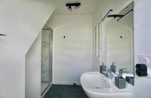 Concarneau Apartment | La lucarne au centre ville avec parking privé et ascenseur