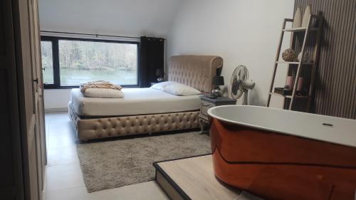 Hastiere House | la maison blanche a Hermeton sur Meuse