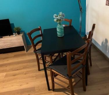 Corsico Apartment | La Maison Bleue Sul Naviglio