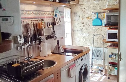 Bezenac House | La Maison de la Poupée
