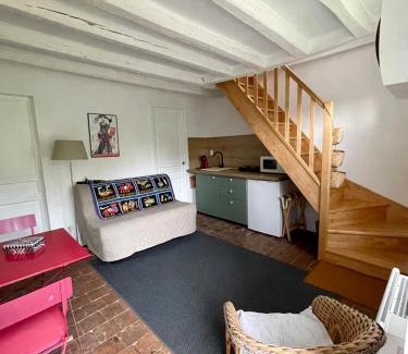 Chaise-Dieu-du-Theil House | La Maison de Maud