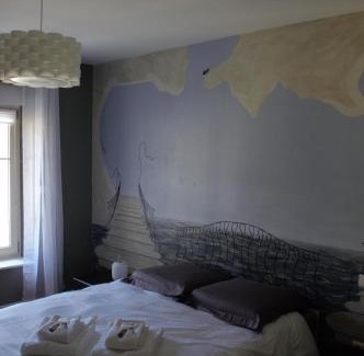 Verdun Bed & Breakfast | La Maison de L Artiste - Chambres d'hôtes à Verdun - avec jacuzzi