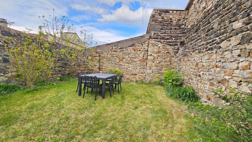 Ceyrat Apartment | La Maison des Noyers #Parking#Calme#Terrasse