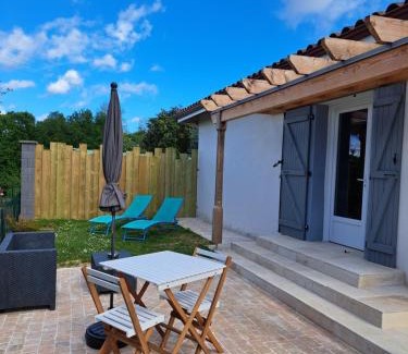 Lahosse Bed & Breakfast | La Maison du Bonheur