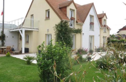 Lion-sur-Mer House | La maison du bonheur