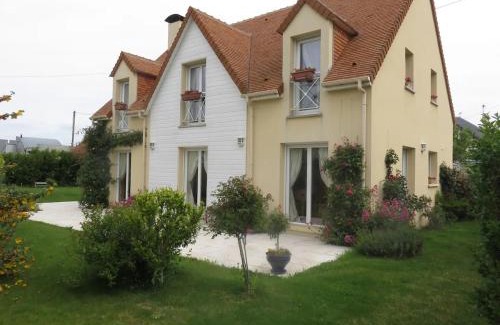 Lion-sur-Mer House | La maison du bonheur