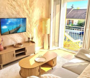 Tonnerre House | La maison du canal - garage, balcon et jardin