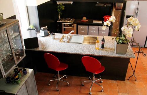 Lectoure House | La Maison du Vignoble piscine, tennis, Wallbox