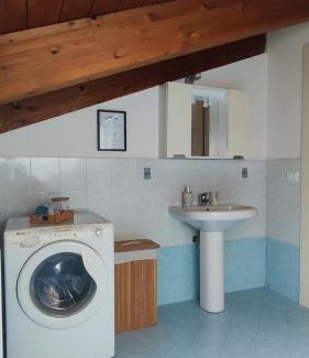 Magliano Alfieri Apartment | La Mansarda sotto il Castello