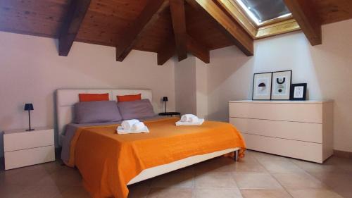 Magliano Alfieri Apartment | La Mansarda sotto il Castello
