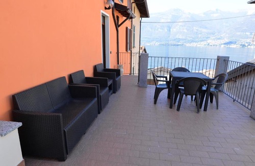 Lezzeno Apartment | La Mansarda sul Lago