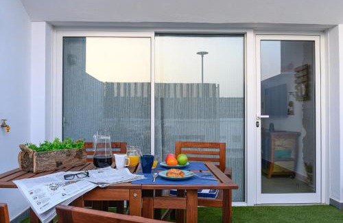 Playa Blanca House | La Marinera House - Near the beach, Air-Con, Fast Wifi and SAT tv By Lanzarote Vacation Homes