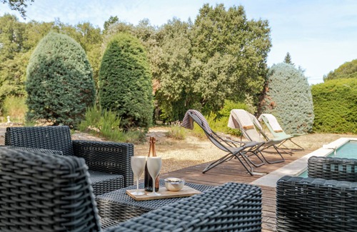 Bonnieux Villa | La Mathilde- Premium Pool Villa Private Tree-Top Adventure