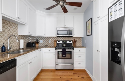 West Beach Cottage | La Mer | Relaxing Coastal Stay with Shared Pool
