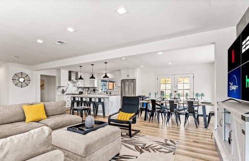 Casa de Oro-Mount Helix House | La Mesa Hideaway- Avocado Abode!