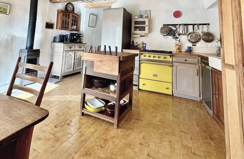 Caseneuve House | La Mistraline, Fantastic Village House in the heart of Provence, 2 Bdrms 2 Baths