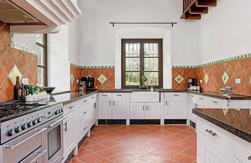 Gaucin Villa | La Neblina - Five Bedroom Villa, Sleeps 12