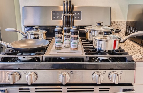 Adams Hill House | LA - PacMan - PingPong Table - Cowboy Pool