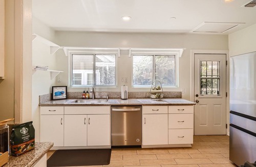 Adams Hill House | LA - PacMan - PingPong Table - Cowboy Pool