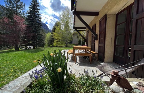 Les Vigneaux House | La Parenthèse en Ecrins : Grande Maison Tout Confort Dans un Écrin de Verdure