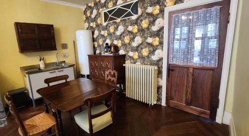 Saint-Antonin Noble Val Bed & Breakfast | La Pelisserie, Chambres d'Hotes