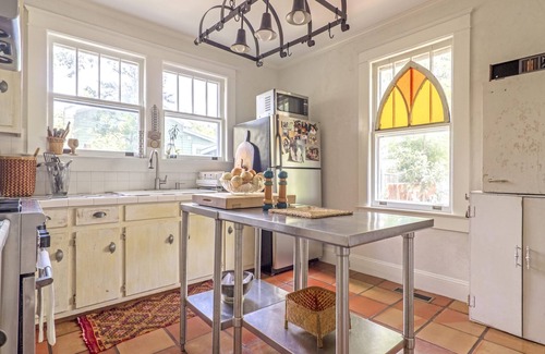 Wilmington House | La Pension in Carolina Place - Spacious 1 Bed 1 Bath Garden Retreat- Sleeps 2!