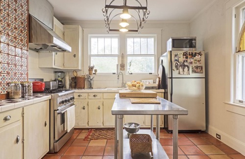 Wilmington House | La Pension in Carolina Place - Spacious 1 Bed 1 Bath Garden Retreat- Sleeps 2!
