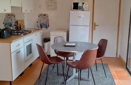 Sainte-Alvere House | La Petite Maison Dans la Prairie
