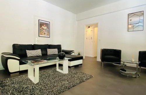 Rodez Apartment | La PETITE COMPAGNIE