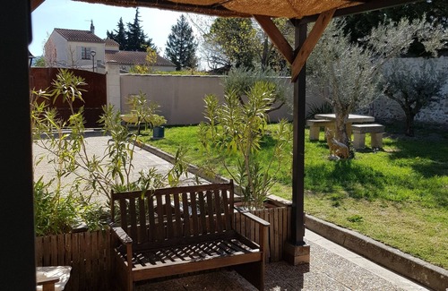 L'Isle-sur-la-Sorgue House | La Petite Garcine