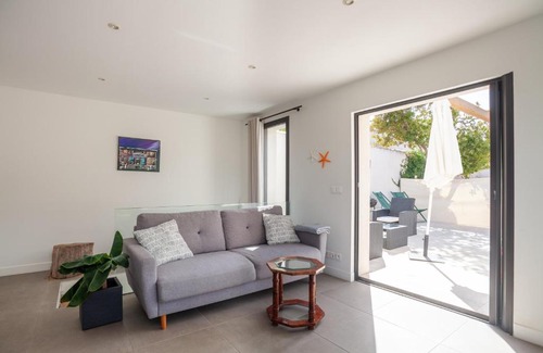 Cassis House | La Petite Lézardière
