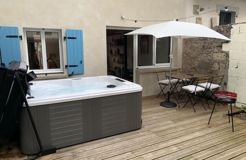 Bagneres-de-Bigorre House | La petite maison de Justin - Jacuzzi privatif