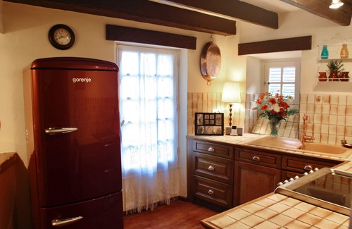 Beynac-et-Cazenac House | La Petite Maison: Fairytale Stay in Village Center