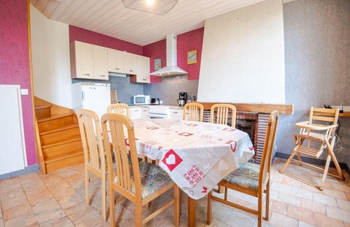 Nazelles-Negron House | La petite maison sur la colline