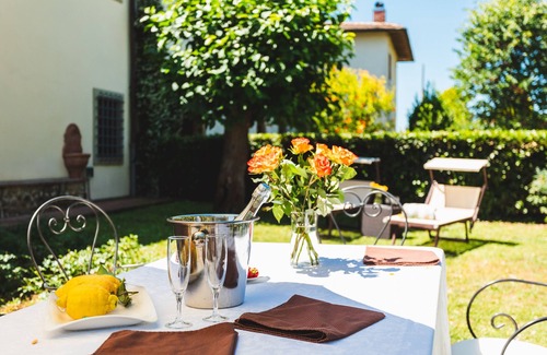 San Pietro in Bossolo Apartment | La Piccionaia, 3 bedrooms apartment in the Chianti area with swimming pool & A/C