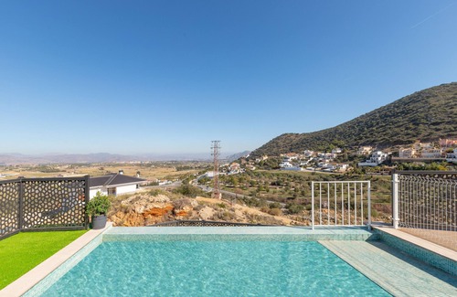 Coin Villa | LA PIEDRA DE COIN - Villa with private swimming pool and free WIFI