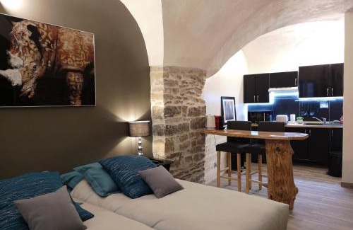 Nimes City Centre Apartment | La place Zen - Free Wifi - City Center
