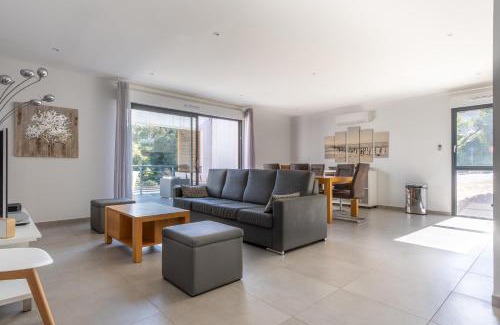 Verghia Apartment | La Plage d'Argent - Vue mer et montagne