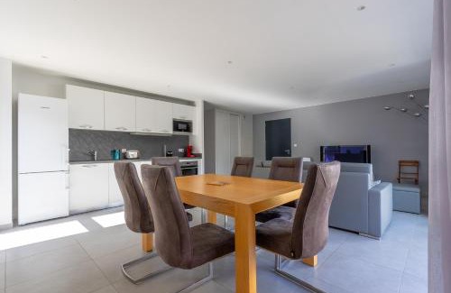 Verghia Apartment | La Plage d'Argent - Vue mer et montagne