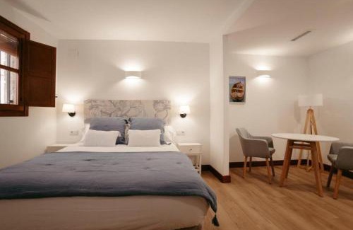 Peniscola Old Town House | La Plaza Hostal