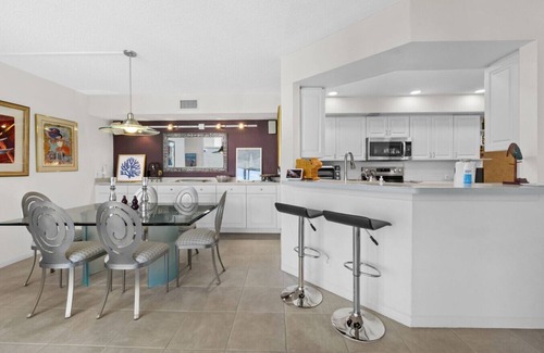 Vista de Oro Apartment | La Puerta Del Sol 12-469