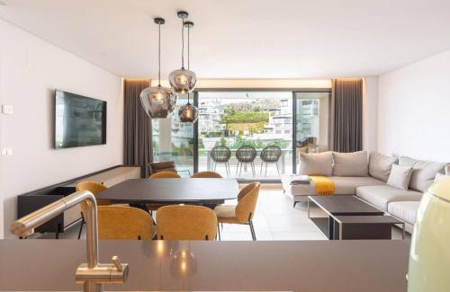 Benahavis Apartment | La Quinta 3 Bedroom Ultra Modern Apartment with Private Hot Tub
