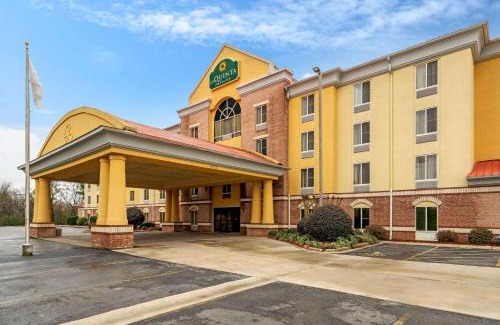 Hot Springs Hotel | La Quinta by Wyndham Hot Springs