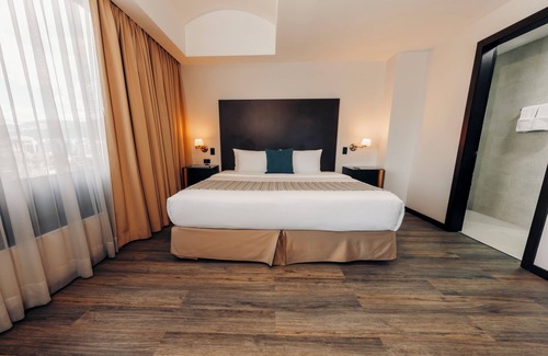 La Carolina Hotel | La Quinta by Wyndham Quito