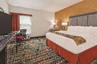 San Antonio Hotel | La Quinta by Wyndham San Antonio by Frost Bank Center