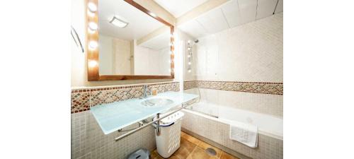 Ayamonte Apartment | La Quinta II by Ĥ